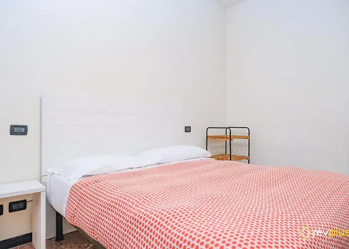 Lia Rooms 3